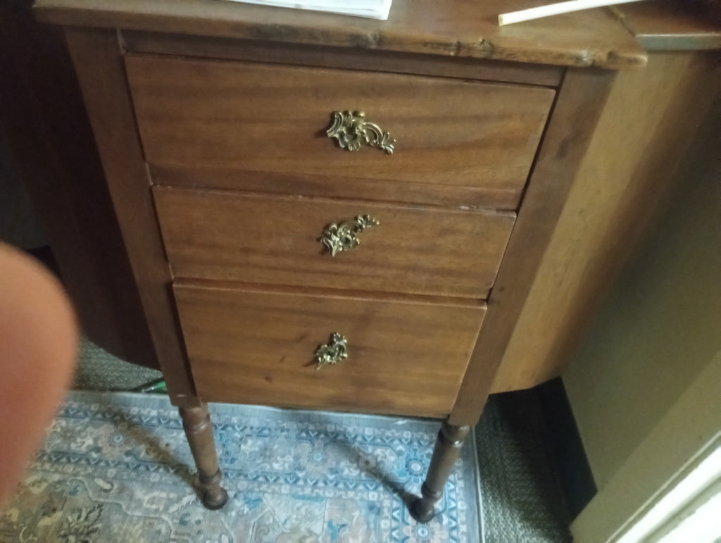 Martha Washington sewing table